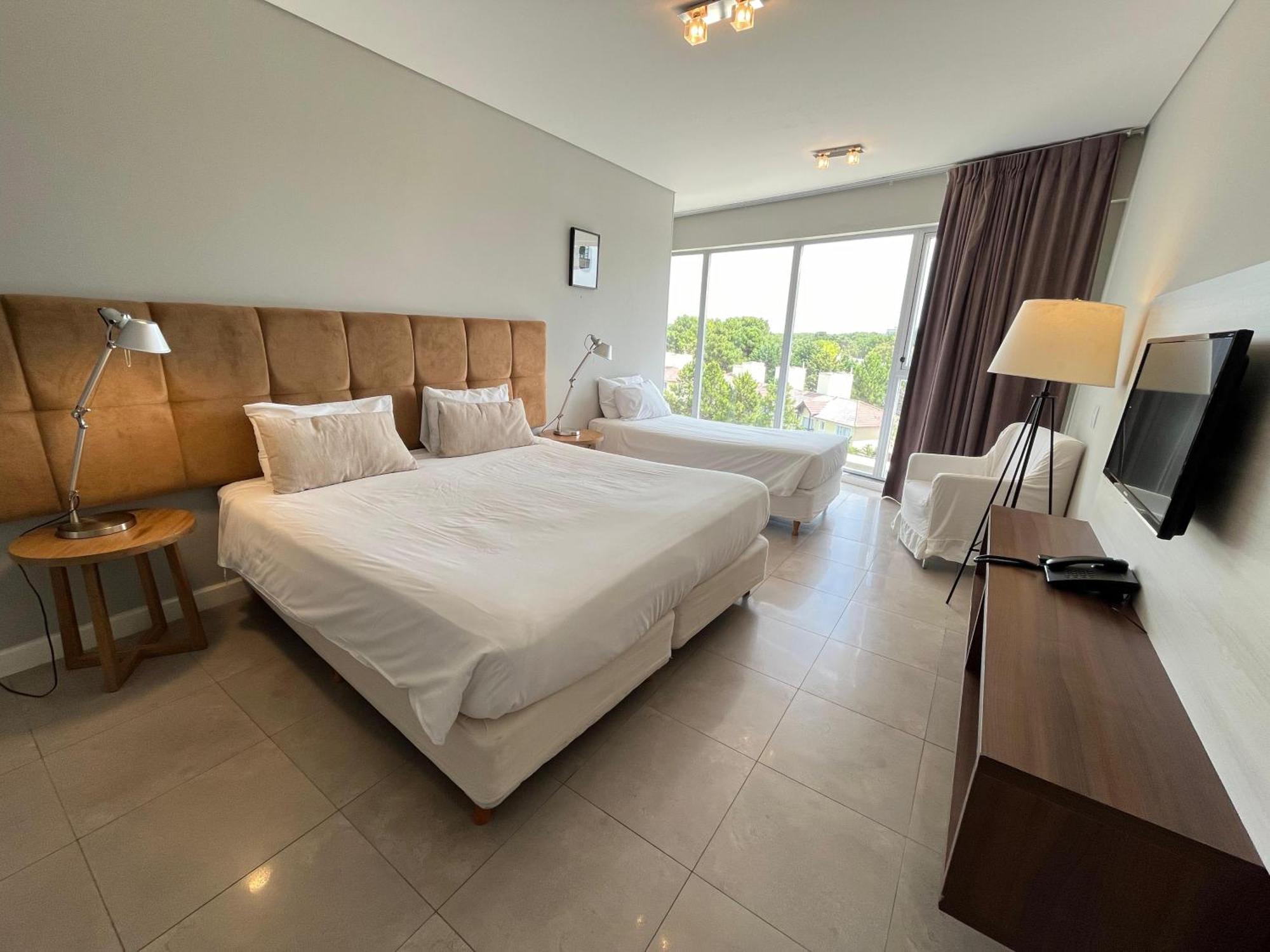 Hotel Zentiva ปีนามาร์ ภายนอก รูปภาพ